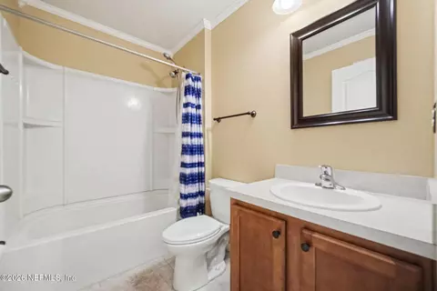 Bath - 137 Lakeside Ct, Bunnell, FL 32110 photo 2 of 2