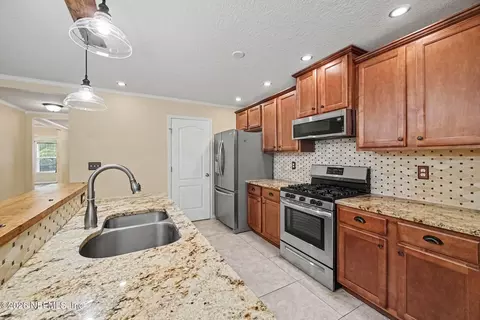 Kitchen - 137 Lakeside Ct, Bunnell, FL 32110 photo 2 of 3