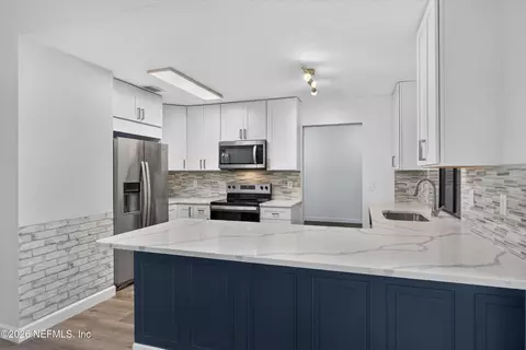 Kitchen - 551 Deltona Blvd, Saint Augustine, FL 32086 photo 3 of 4