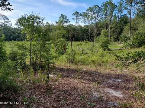 157 Oak Cir, Interlachen, FL 32148 photo 2