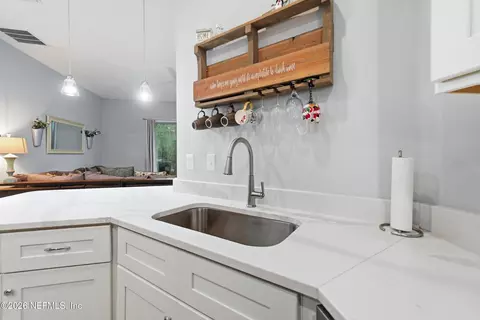Kitchen - 520 Majestic Oak Pkwy, Saint Augustine, FL 32092 photo 4 of 5