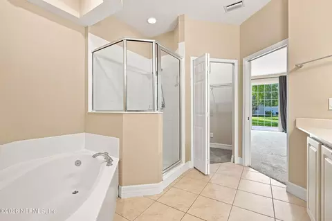 Bath - 523 Hedgewood Dr, Saint Augustine, FL 32092 photo 2 of 3