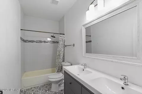 Bath - 360 Summit Dr, Orange Park, FL 32073 photo 3 of 3