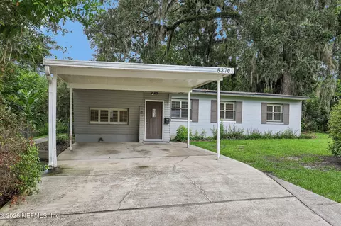 8370 Brackridge Blvd S, Jacksonville, FL 32216