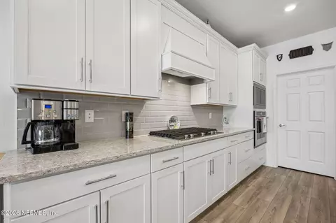 Kitchen - 482 Continuum Loop, Yulee, FL 32097 photo 2 of 4