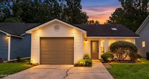 7826 Aquarius Cir S, Jacksonville, FL 32216