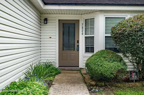 7826 Aquarius Cir S, Jacksonville, FL 32216