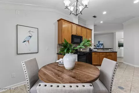 Dining - 7883 Chase Meadows Dr E, Jacksonville, FL 32256 photo 4 of 5