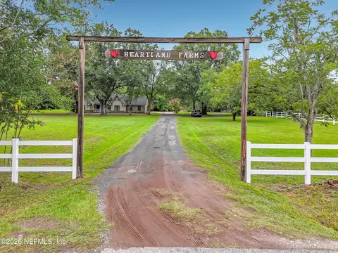 7433 Pierce Rd, Glen Saint Mary, FL 32040