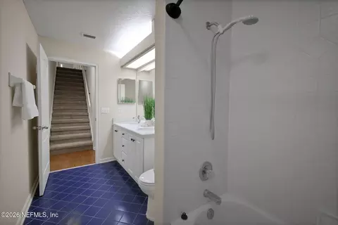 Bath - 1768 Greenridge Cir E, Saint Johns, FL 32259 photo 5 of 7