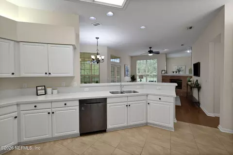 Kitchen - 1768 Greenridge Cir E, Saint Johns, FL 32259 photo 8 of 8