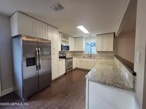 Kitchen - 971 Florida St, Fleming Island, FL 32003 photo 2 of 3