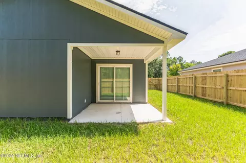 Exterior - 908 W 9th St, Saint Augustine, FL 32084 photo 2 of 5