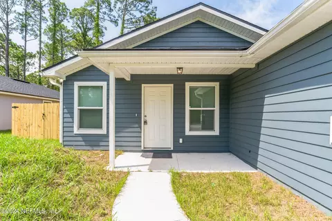 Exterior - 908 W 9th St, Saint Augustine, FL 32084 photo 5 of 5