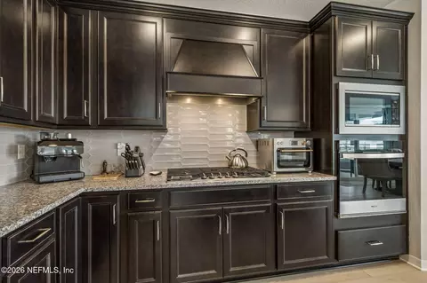 Kitchen - 517 Continuum Loop, Yulee, FL 32097 photo 6 of 7