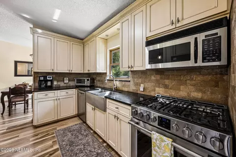 Kitchen - 85456 Miner Rd, Yulee, FL 32097 photo 3 of 5