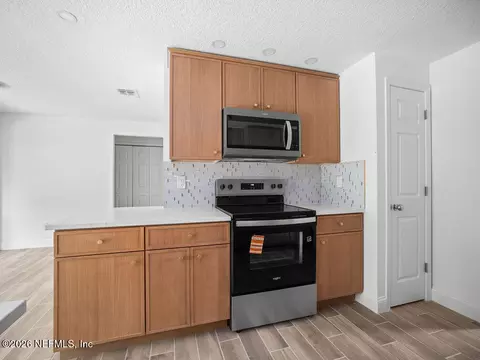 Kitchen - 1877 Aba Dr, Orange Park, FL 32073 photo 4 of 6