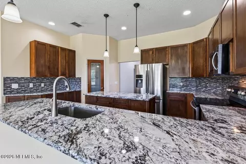 Kitchen - 55534 Deer Run Rd, Callahan, FL 32011 photo 8 of 14