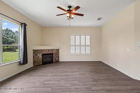 Living - 55534 Deer Run Rd, Callahan, FL 32011 photo 19 of 23