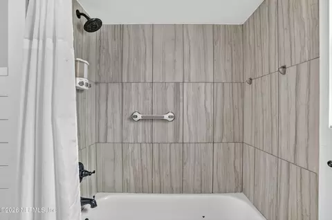 Bath - 212 Herada St, Saint Augustine, FL 32080 photo 4 of 4