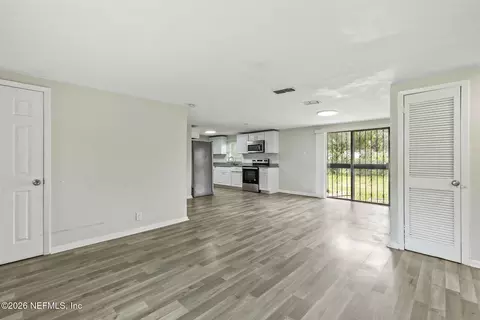 Living - 5246 Devron Dr, Jacksonville, FL 32209 photo 3 of 6