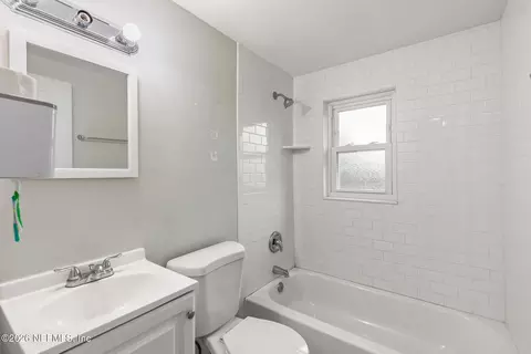 Bath - 5246 Devron Dr, Jacksonville, FL 32209 photo 2 of 2