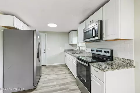 Kitchen - 5246 Devron Dr, Jacksonville, FL 32209 photo 1 of 3