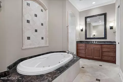 Bath - 164 N River Dr, Saint Augustine, FL 32095 photo 2 of 8