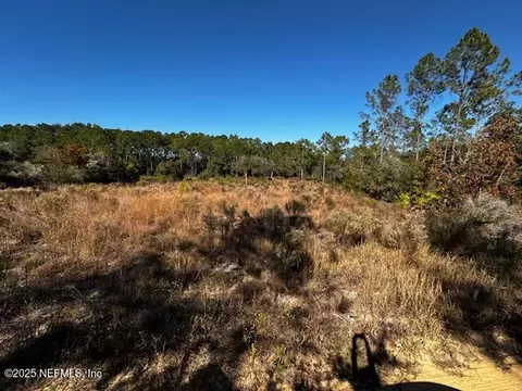 220 Como Cir, Interlachen, FL 32148 photo 3