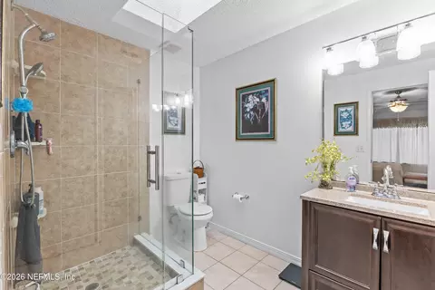 Bath - 124 Marsh Island Cir, Saint Augustine, FL 32095 photo 3 of 4