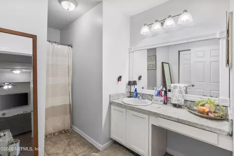 Bath - 248 S 1st St, Macclenny, FL 32063 photo 7 of 8