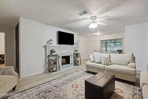 Living - 45180 Booth St, Callahan, FL 32011 photo 2 of 2