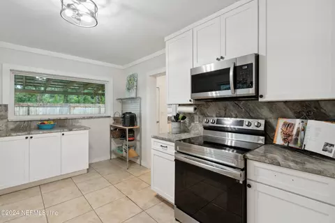 Kitchen - 45180 Booth St, Callahan, FL 32011 photo 2 of 5
