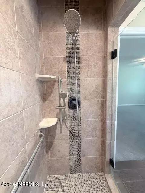 Bath - 861653 Worthington Dr, Yulee, FL 32097 photo 2 of 5