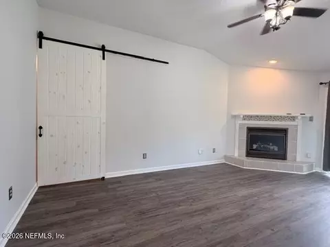 Living - 861653 Worthington Dr, Yulee, FL 32097 photo 3 of 9