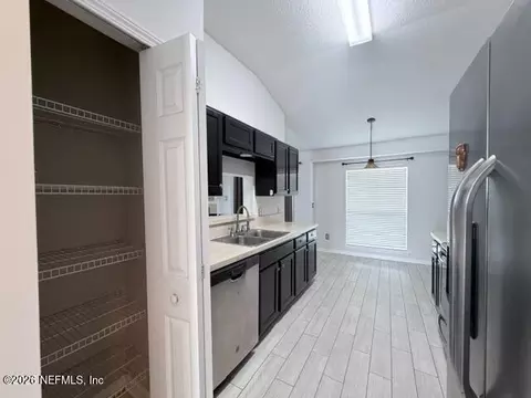 Kitchen - 861653 Worthington Dr, Yulee, FL 32097 photo 1 of 6