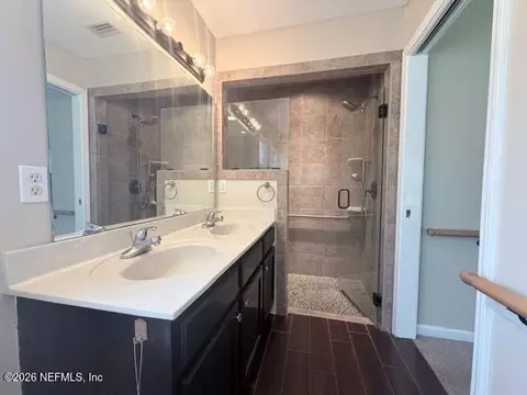 Bath - 861653 Worthington Dr, Yulee, FL 32097 photo 1 of 5