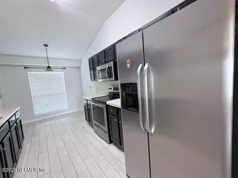 Kitchen - 861653 Worthington Dr, Yulee, FL 32097 photo 2 of 6