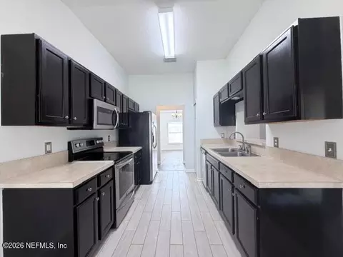 Kitchen - 861653 Worthington Dr, Yulee, FL 32097 photo 3 of 6