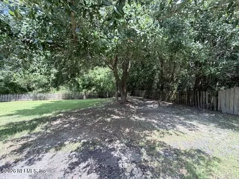 Exterior - 861653 Worthington Dr, Yulee, FL 32097 photo 6 of 7