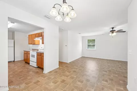 Living - 154 Hurst St, Saint Augustine, FL 32084 photo 5 of 5