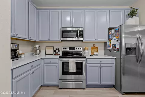 Kitchen - 194 Longtail Dr, Saint Augustine, FL 32092 photo 9 of 10