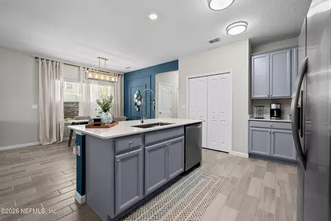 Kitchen - 194 Longtail Dr, Saint Augustine, FL 32092 photo 8 of 10