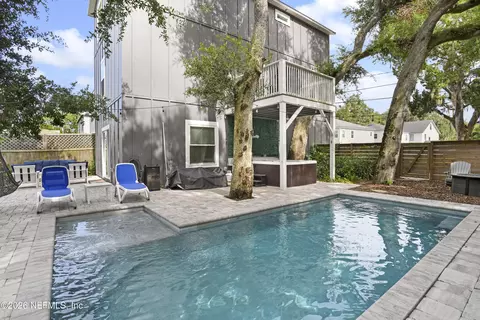 Exterior - 34 E San Carlos Ave, Saint Augustine, FL 32084 photo 6 of 11