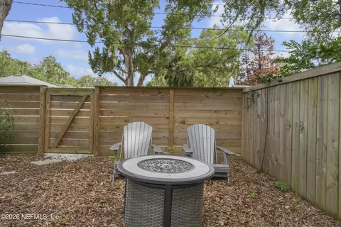 Exterior - 34 E San Carlos Ave, Saint Augustine, FL 32084 photo 9 of 11