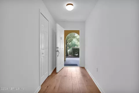 Entry Way - 5204 Drury Ln, Saint Augustine, FL 32084 photo 2 of 3