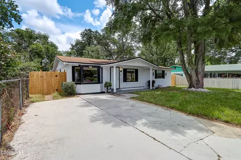 7563 John F Kennedy Dr W, Jacksonville, FL 32219