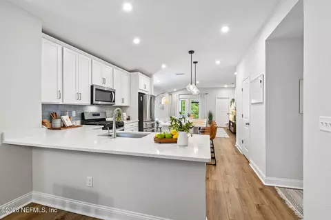 Kitchen - 12924 Holsinger Blvd, Jacksonville, FL 32256 photo 3 of 8