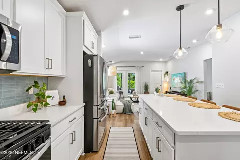Kitchen - 12924 Holsinger Blvd, Jacksonville, FL 32256 photo 8 of 8