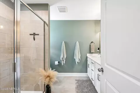 Bath - 12924 Holsinger Blvd, Jacksonville, FL 32256 photo 2 of 5